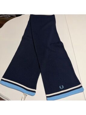 Fred Perry navy blue winter scarf